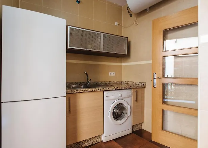 Homeyseville- Bright Apartment At Santa Cruz 6 Pax, Parking Optional